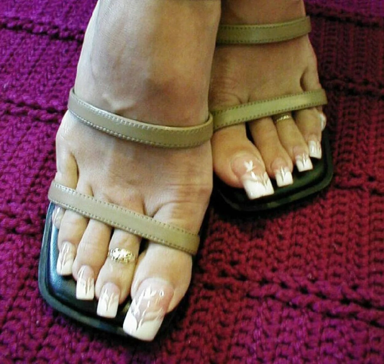 Long toenails. Красивый педикюр. Необычный педикюр. Ногти на ногах. Красивые длинные ногти на ногах.