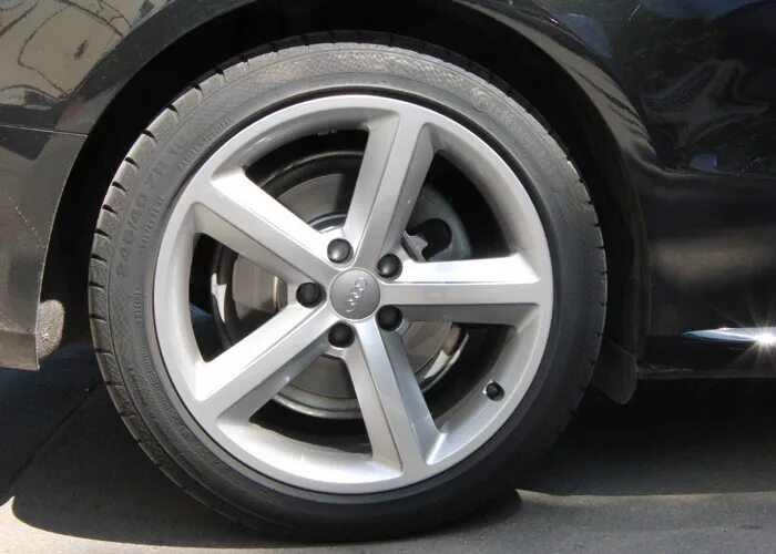 Audi s3 8p. Audi q3 rs r20 диски. 5j. диски машин для кобальт. 215/40 r17 7.