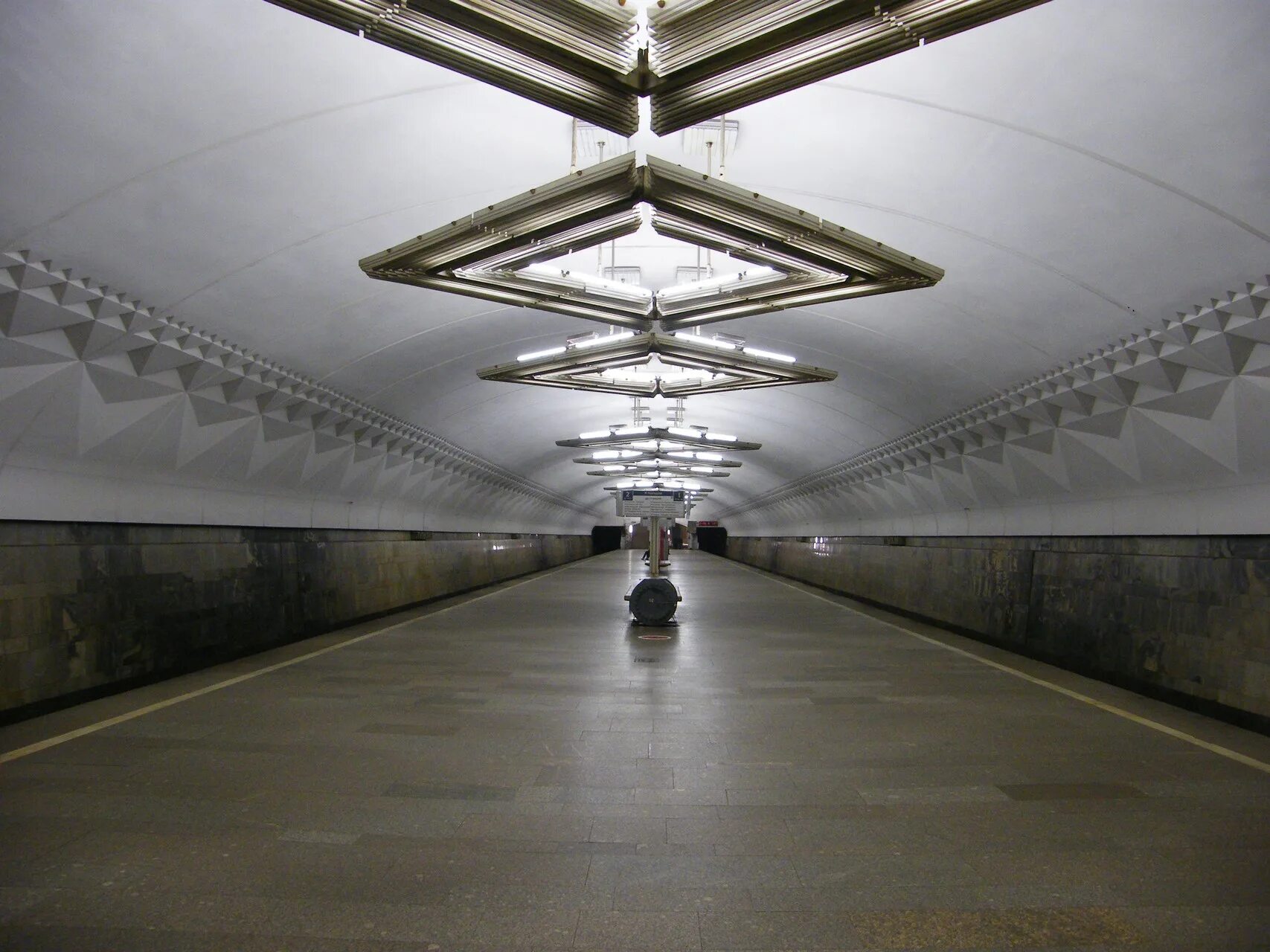Станция метро дата. Станция метро тульская. станция метро тульская тульская. московское метро станция тульская. станция метро тимирязевская.