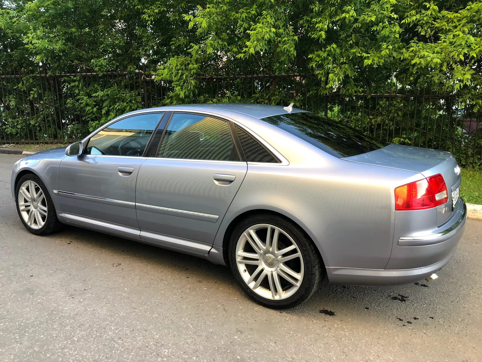 А8 3.3. Audi a8 r20. Диски Audi s8 d3. А8 д3 r20. Audi a8 d3 колеса.