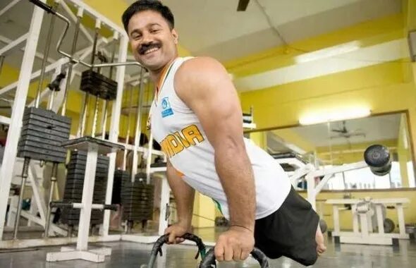 Джоби Мэтью. Самый сильный человек. Индийские спортсмены. Самый сильный человек без ног.
