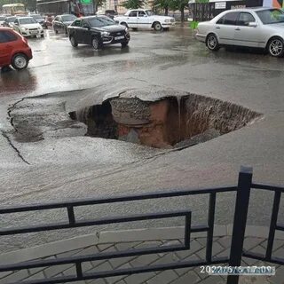 Машины под асфальтом