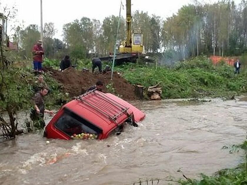 Подъем воды в протве. Река ужать Калужской области. Наводнение в Жуковском районе Калужской. Наводнение в Калужской области самое большое. Уровень воды в реках Калужской области.