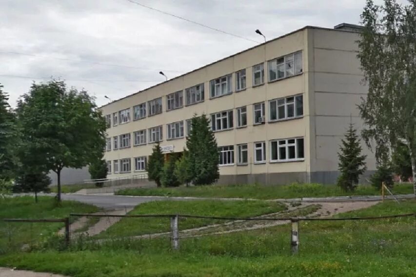 Фасад школы. Школа джанибекова 13. Сш 13 город. 13 школа город железногорск. Сш 13 город.