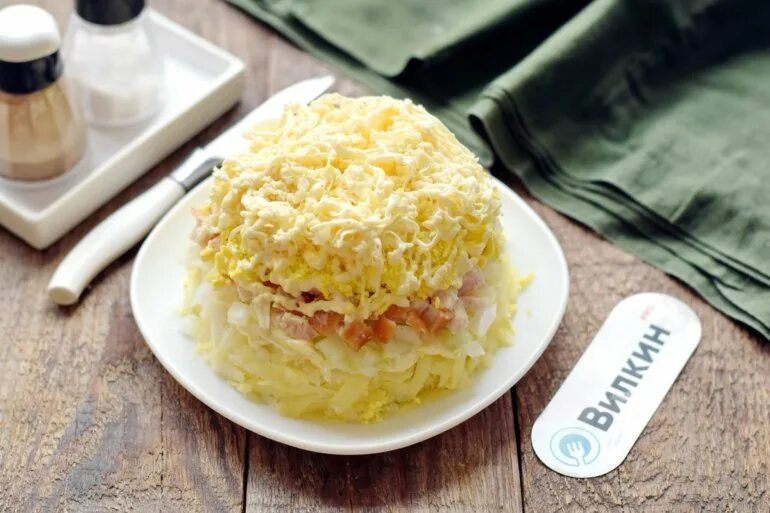 Салат белый с копченой курицей. Салат невеста. салат невеста с копченой курицей. салат невеста из копченой курицы. салат невеста с копченой курицей и плавленным сыром.