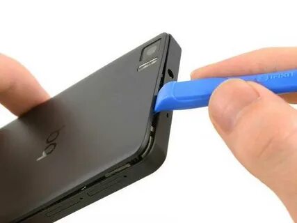 Открытие крышки телефона