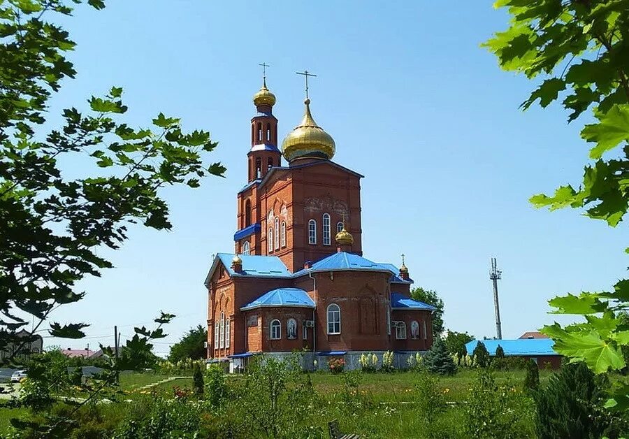 Еленовка ставропольский край кочубеевский. Кочубеевское храм Успения Пресвятой Богородицы. Кочубеевка Ставропольского края храм. Село Кочубеевское Ставропольского края. Церковь село Кочубеевское.