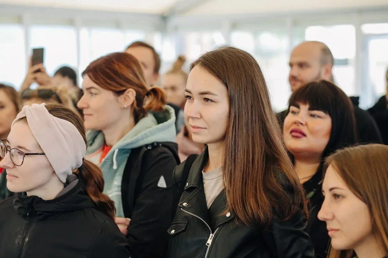 Голос поколения студенты. Волонтеры медики ЗОЖ. Макияж Росмолодежь события. Голос поколения.