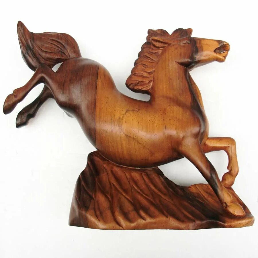 Фигурки. Фигурки из дерева. Резьба деревянных фигурок. Фигура лошади из дерева. Фигурки вырезанные из дерева.