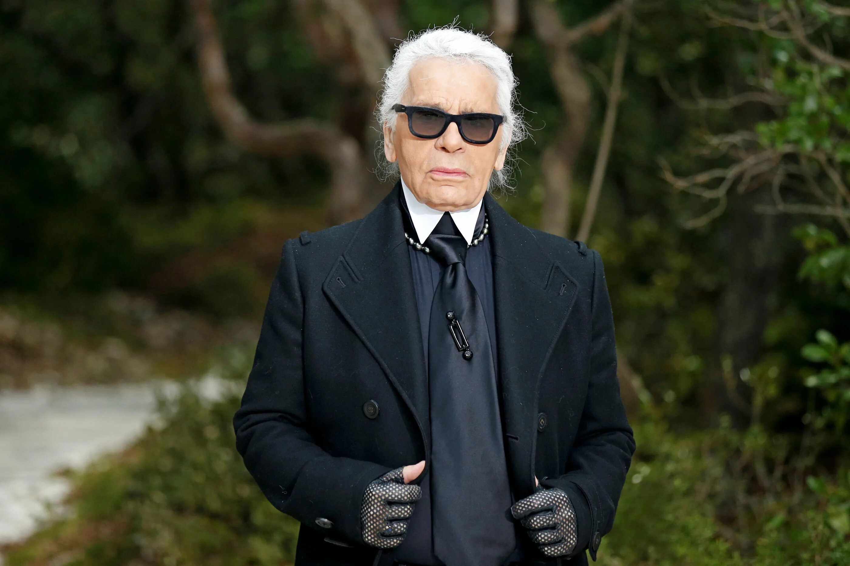 Лагерфельд. Лагерфельд без очков фото. Karl lagerfeld без очков. Лагерфельд без очков. Лагерфельд без очков.