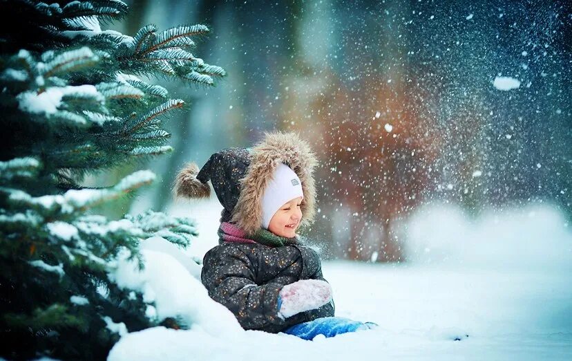 Снежное б. Сугробы в перми. Зимнее небо. Снег во дворе. Январь середина зимы.