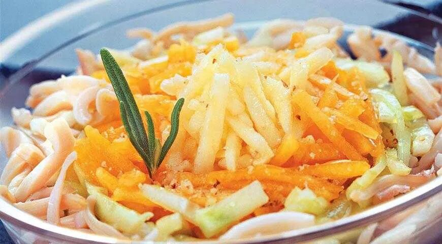 Салат с тыквой и морковью. Салат из тыквы. салат из тыквы и моркови. салат с тыквой и кальмарами. салат из тыквы и яблок.