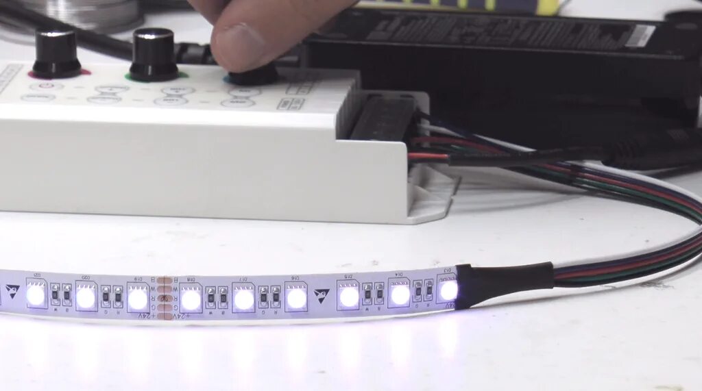 Led strip Light блок питания. Полярность светодиодной ленты 12в. Светодиодная лента на 220в без блока питания. Светодиодная лента 12 вольт. Светодиодная лента питание 220