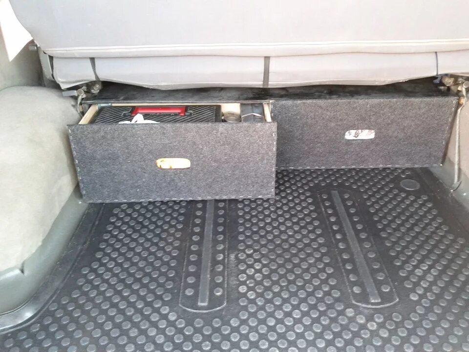 Как в радмире положить в багажник. Полка в багажник toyota hiace 106. сабвуфер в багажник тойота виндом 20. органайзер в багажник toyota. багажник с выдвижным ящиками.