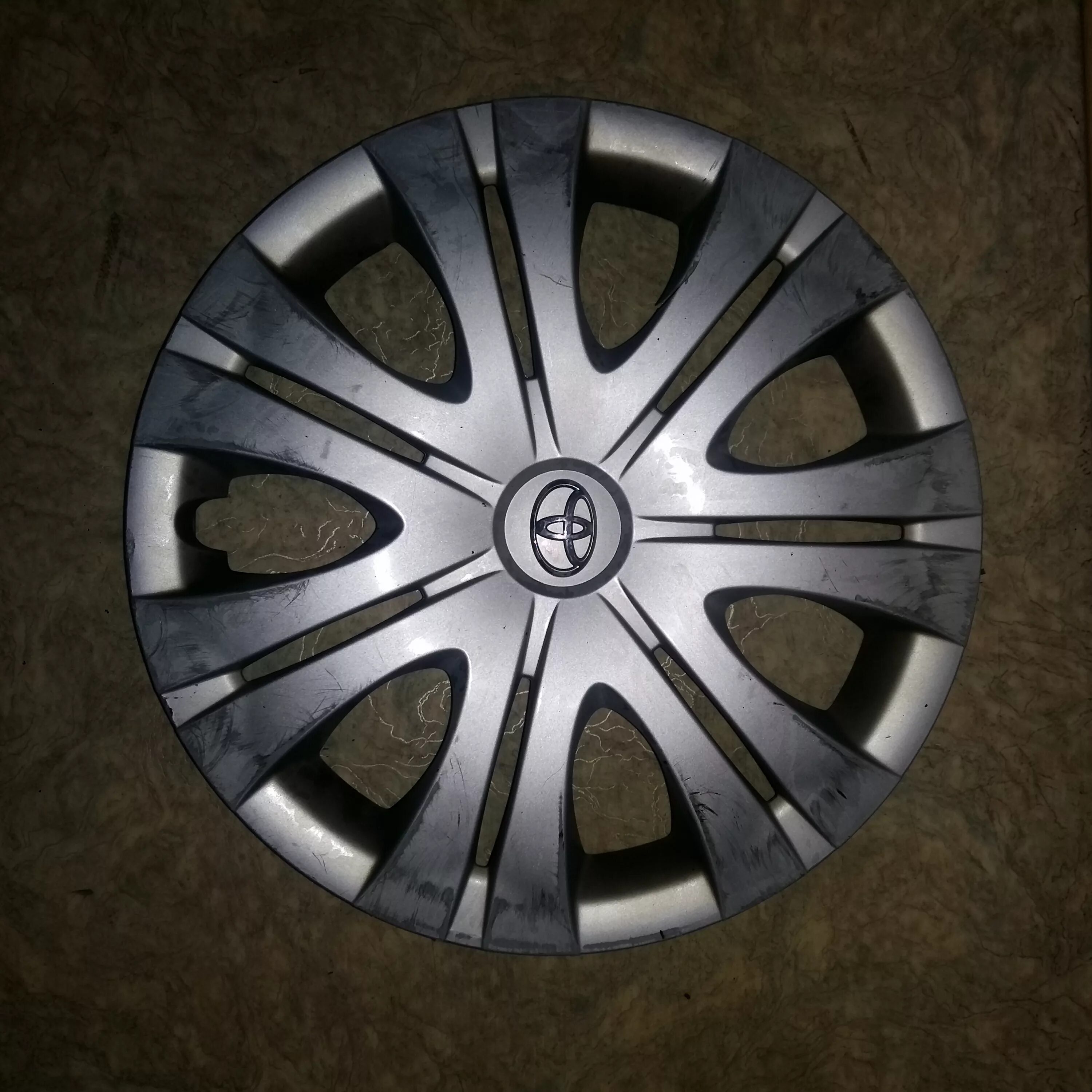 4260b-60230. Колпак r15 на toyota prius 5. Колпаки тойота r16. Колпак r16 тойота ractis. Колпак колеса тойота королла 150 r16.
