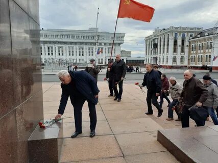 Без срока давности открывая шкаф