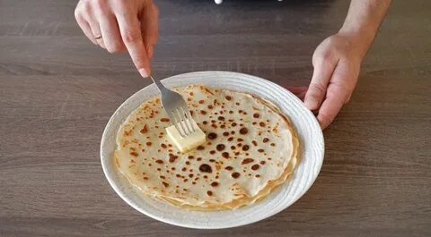 Блины на молоке с маслом сливочным