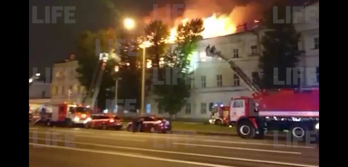 Московский университет пожар. Пожар в институте на дубровке 2007. Пожары в общежитии москва. Пожар москва университет. Пожар москва университет.