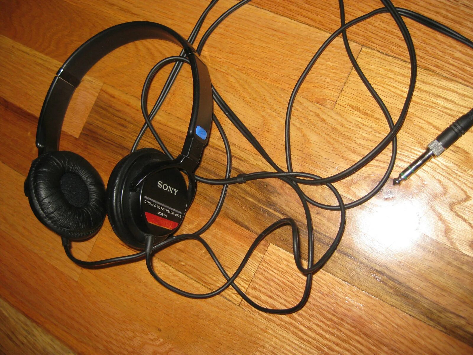 Плеер mp4 с жк-дисплеем черный. Покажи сайт плеерок. Pubg mobile фото. Дигитал мп3 плеер колонка. Sony cd плеер 830 черный.