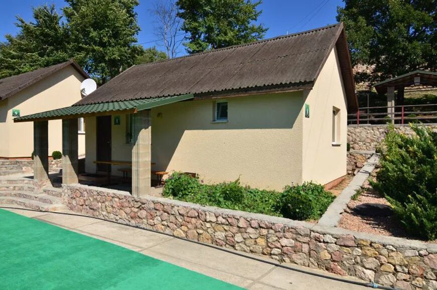 усадьба белый остров орлиное. севастополь орлиное белый остров. усадьба белый остров севастополь. отдых белый остров. усадьба в орлином крым.