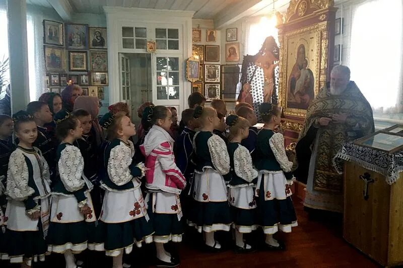 Ответы : Достойный пример для молодёжи! А подробно о увековеченном челове