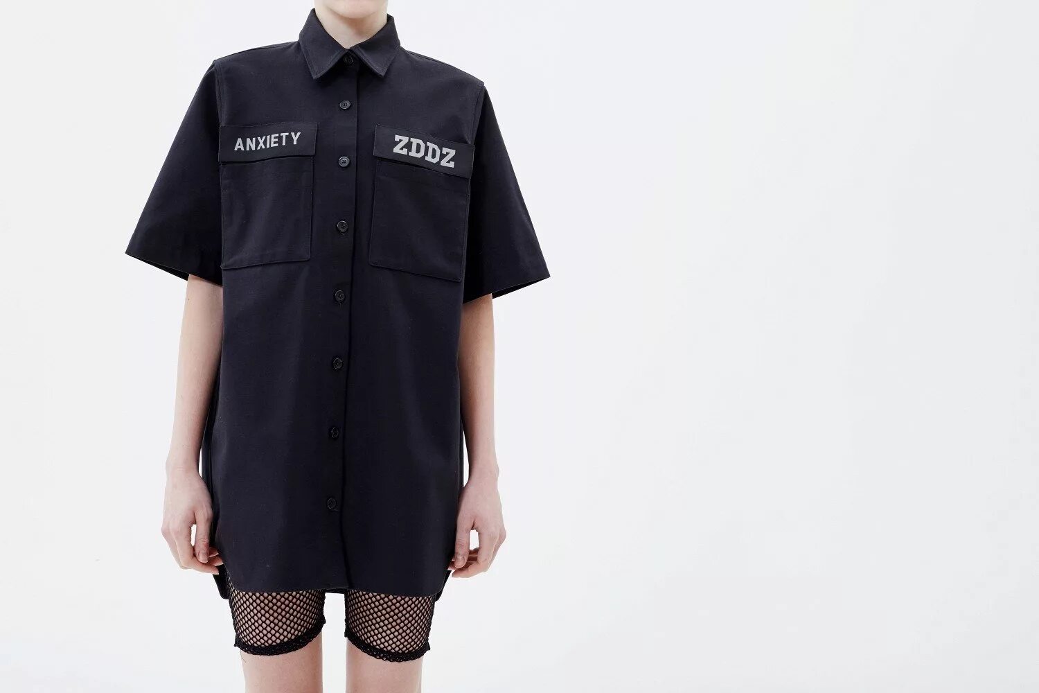 Бренды осени в одежде. Dkny fashion. Марк аурель куртка белая. Испанские бренды одежды для женщин. Dkny campaign 2022.