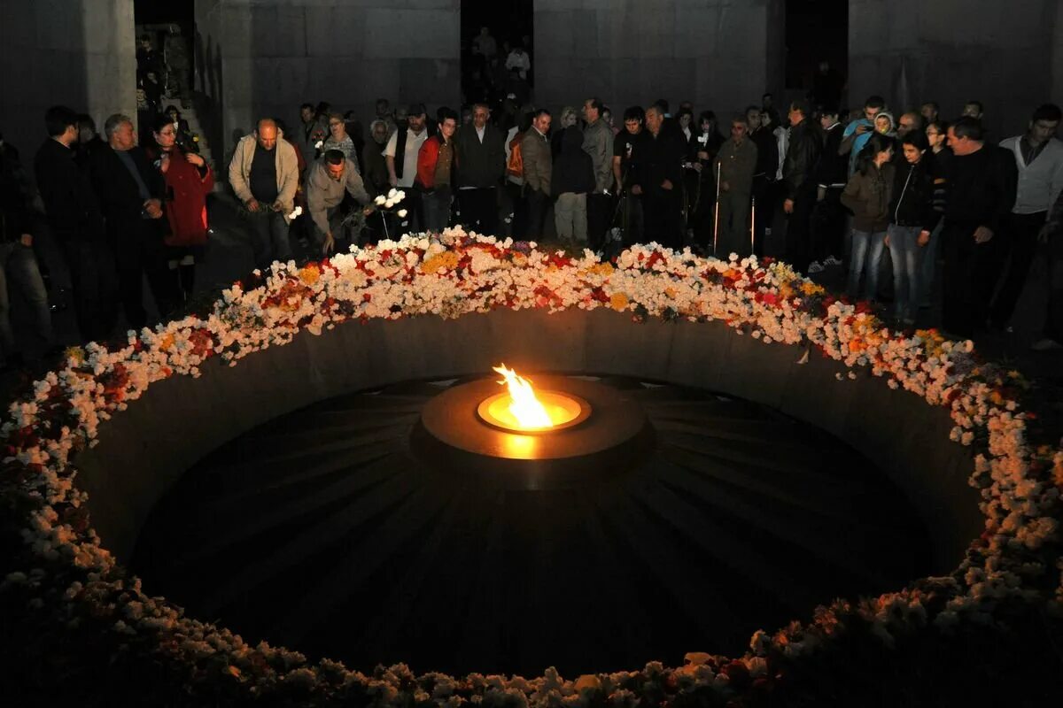 Геноцид армян память. 1915 Геноцид день памяти. Геноцид армянского народа 1915. 1915 Армянский день геноцида.