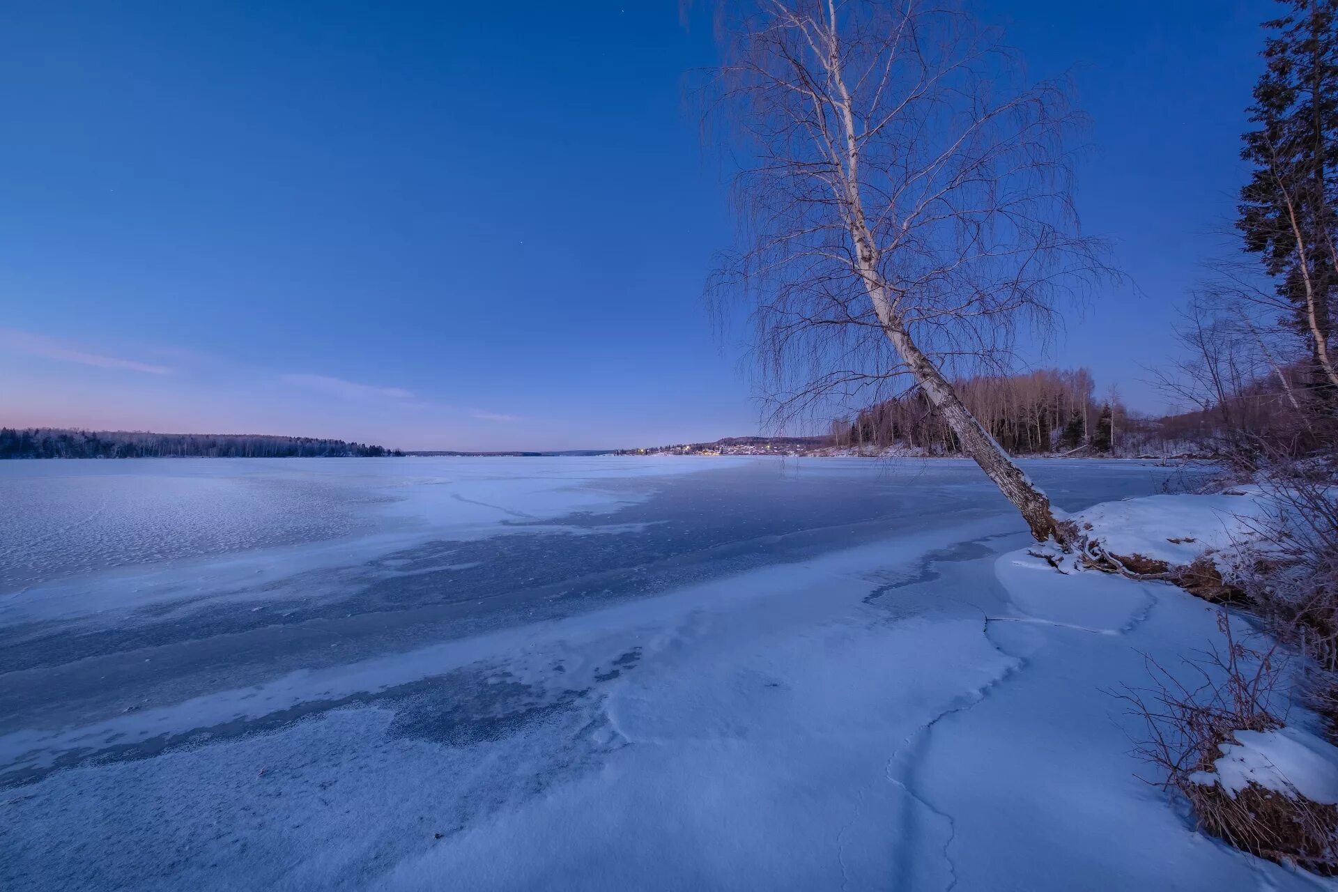 Какая речка холодно. Река Ледяная Пермский край. Зимняя река. Река зимой. Природа Пермского края зима.