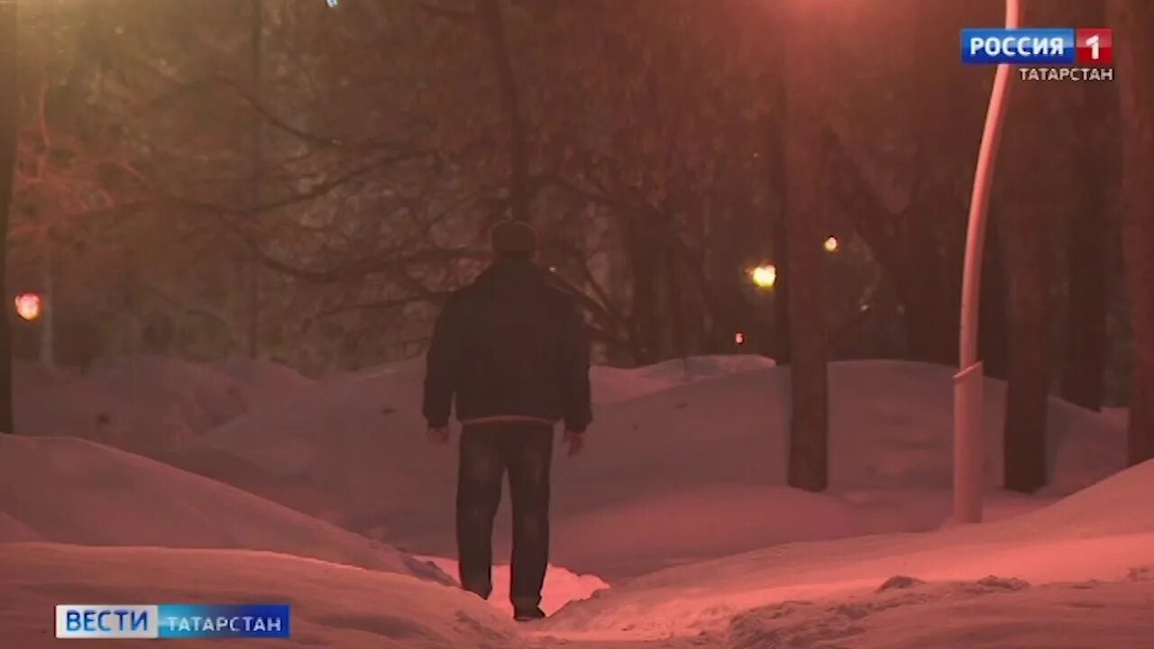 Попцов маньяк когда поймали. Маньяк ловит девушку в парке. маньяк в авиастроительном районе. хибинская насильник в казани.