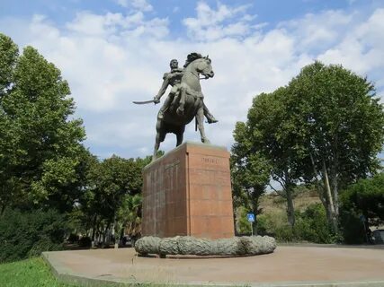 Памятник багратиону