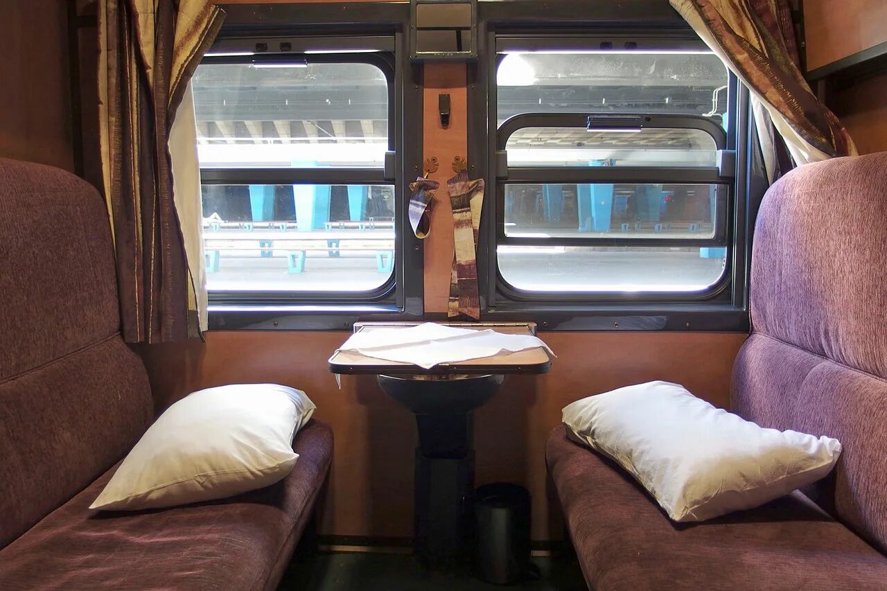 First class train. Поезд кейптаун йоханнесбург. ac 12 cabin train. first class wagon.