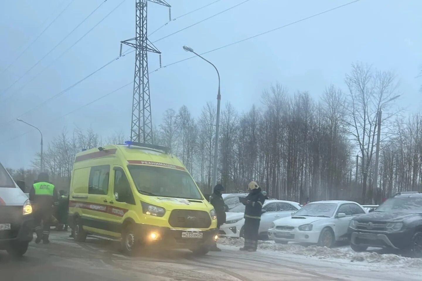 Что случилось в 2012 году. ДТП В Северодвинске сегодня на Архангельском шоссе. Аварийно спасат автомобиль.