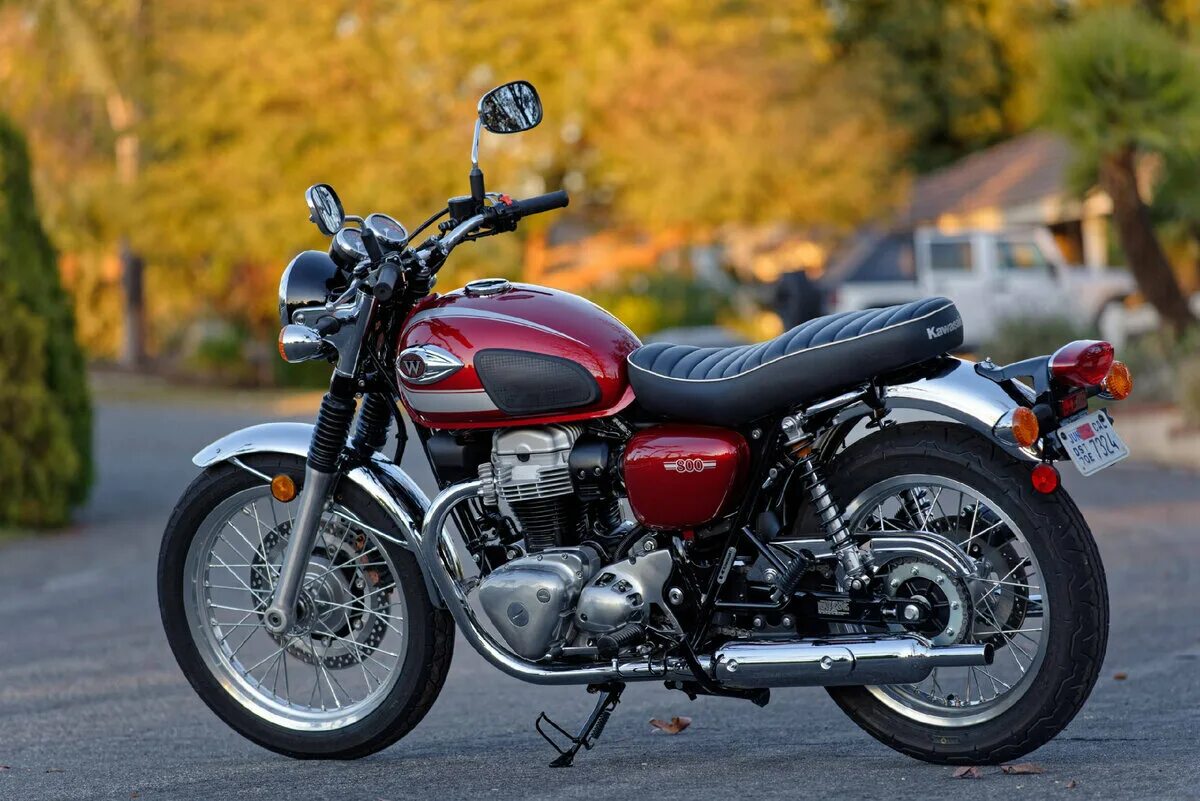 Мотоциклы классика фото TRIUMPH Bonneville Sixty S.E. 2010 запчасти новые и бу с разборов купить