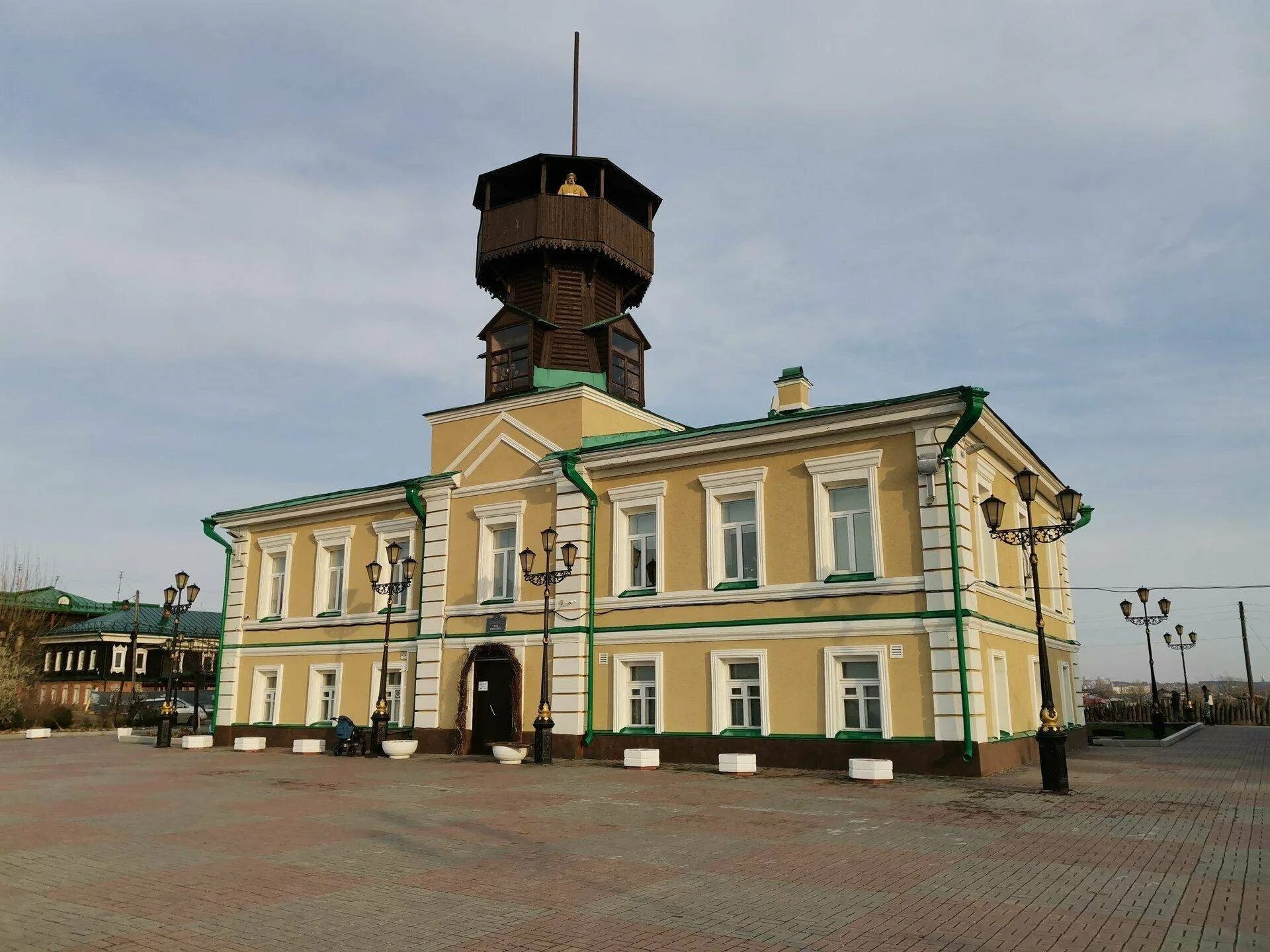 Томск дата основания. Воскресенская гора Томск. Воскресенская гора Томск музей. Томск музей истории Томска. Томск памятники Воскресенская гора.