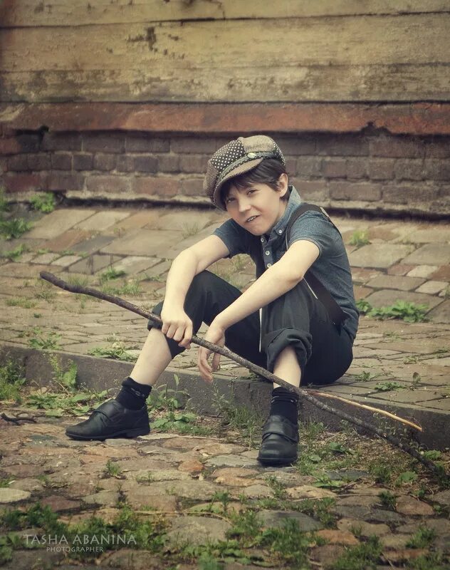 бэнкси рэпер. несовершеннолетние хулиганы. уличные пацаны.