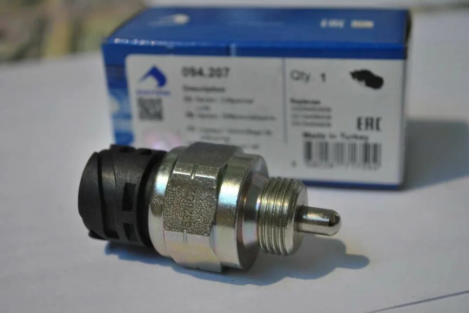 Датчик скорости кпп zf. Датчик включения нейтрали КАМАЗ ZF 0501219856. Датчик заднего хода КАМАЗ 5490. 0501216474 Датчик заднего хода. Датчик включения нейтрали 0501219856 КПП ZF.