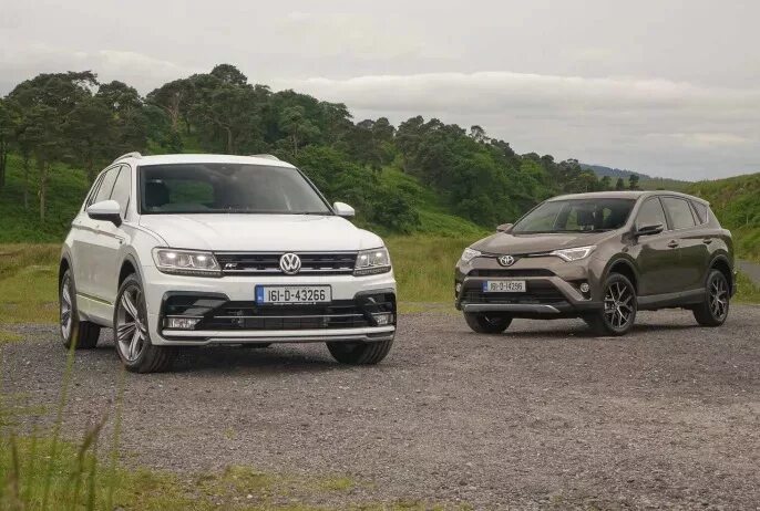 Tiguan vs rav4. Тигуан и рав 4. Фольксваген рав 4. Фольксваген рав 4. Фольксваген рав 4.