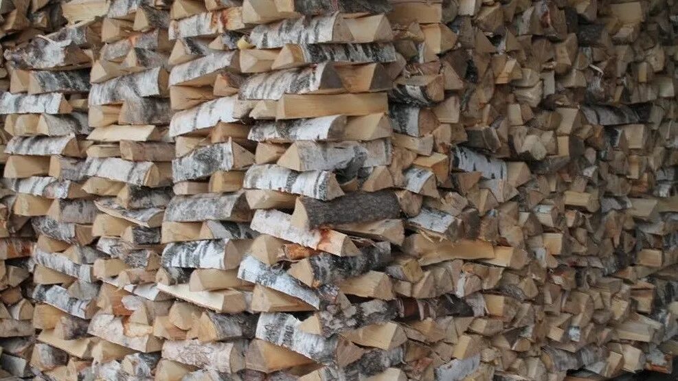 Купить дрова в екатеринбурге с доставкой. Дрова колотые. Березовые дрова. Дрова берёзовые колотые. Дрова береза.