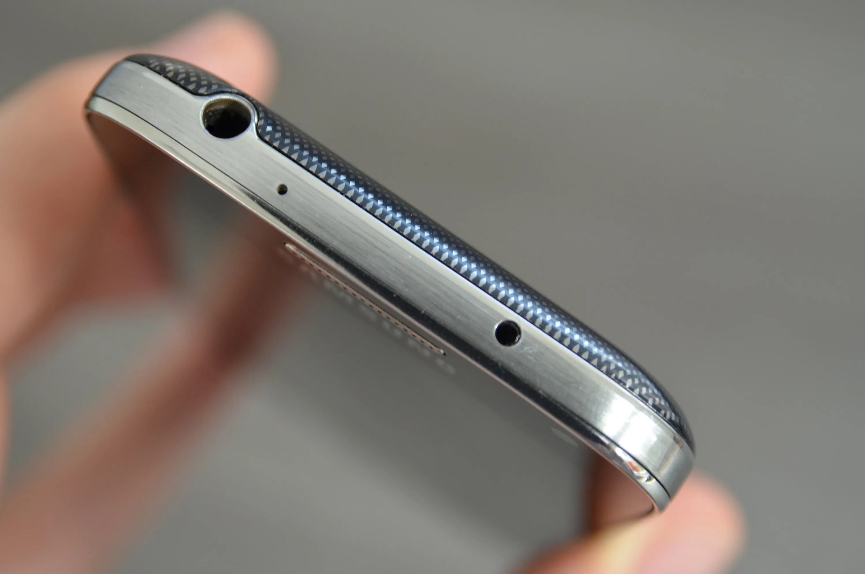 Смартфоны с ик портом. Samsung s5 микрофон. samsung galaxy s3 с ик портом. самсунг с инфракрасным портом. samsung galaxy s22 ик порт.