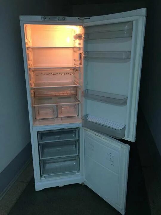Hotpoint rmba 2200. Холодильник hotpoint ariston rmba 2185. Холодильник hotpoint ariston rmba 2200. Морозильная камера аристон-290. Холодильник хотпоинт аристон 2012 года выпуска rmba 2200.