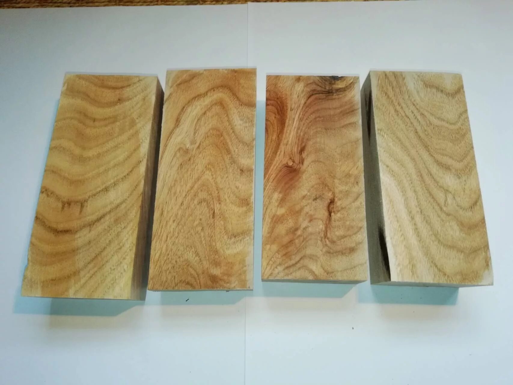 изделия из древесины ореха. ясень поперечный срез. распил ореха. бук поперечный срез. слэб древесины грецкого ореха.