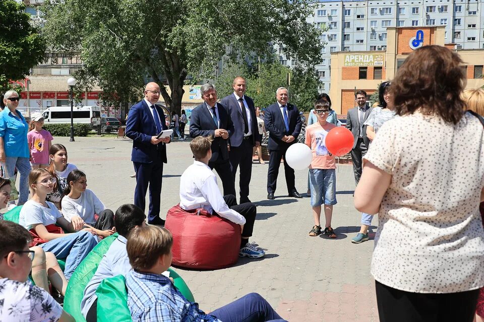 Открытие волгоград телефон. Обновленный бульвар Энгельса. Бульвар Энгельса праздник Волгоград. Новый Энгельсский парк открылся. Открытие Волгоград.