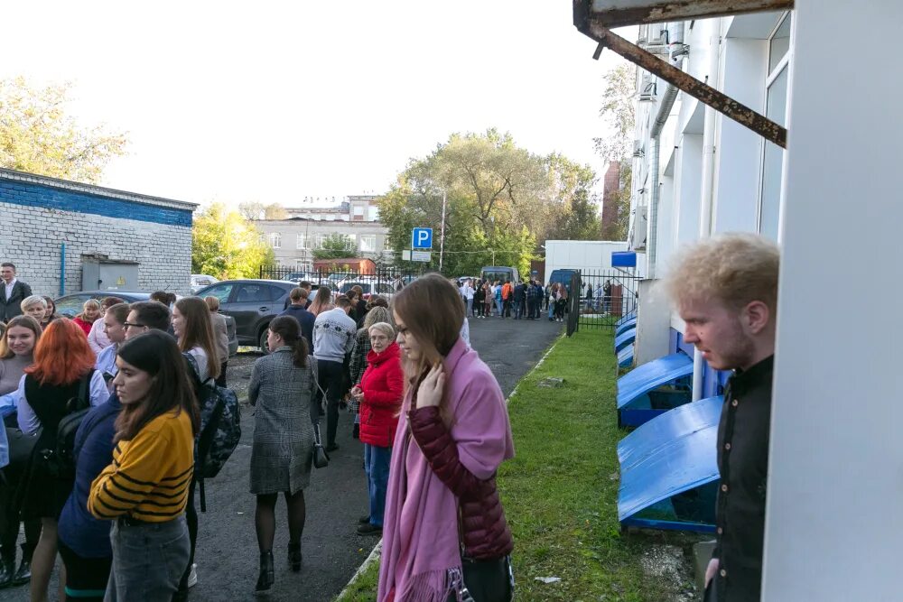 Терроризм в учебных заведениях. Учебная пожарная тревога в школе. Эвакуация. Эвакуация. Тревога в калуге.