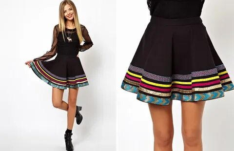 Юбка астындағы шұлықтағы аяқтар