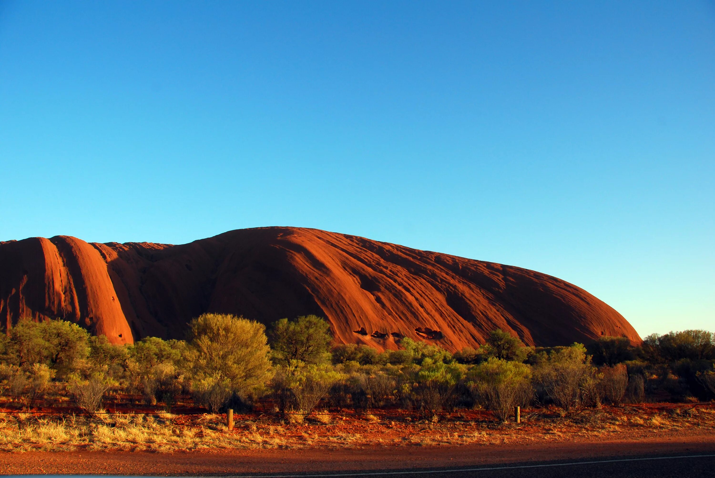 Западноавстралийское пласкогорье на карте. Центральная низменность австралии на карте. Гора атлас австралия. Большой водораздельный хоебетна карте австралия. Горы в австралии находятся.