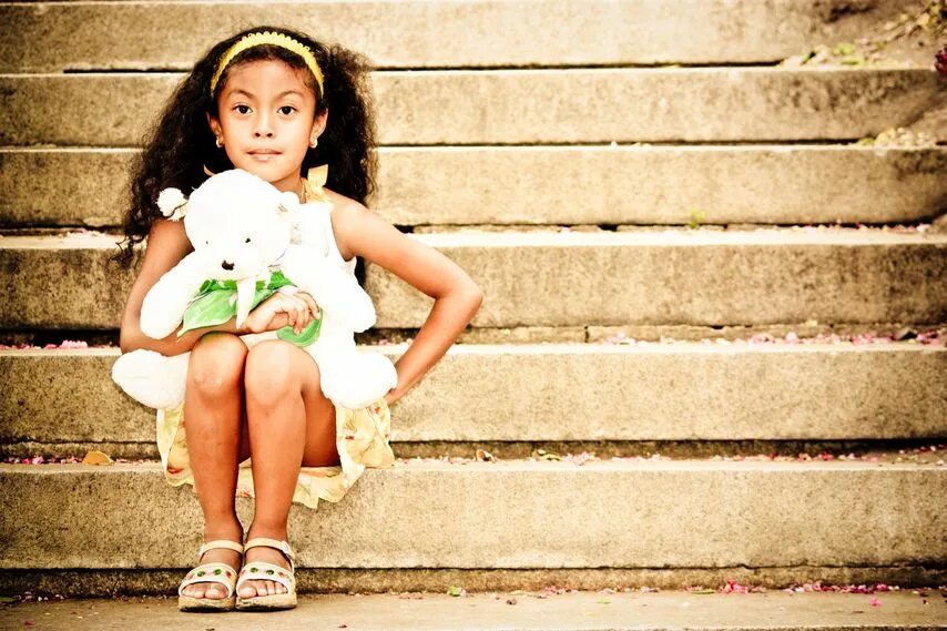 Мама с дочкой фотосессия в калининграде прогулка. Монеточка певица с дочкой. Дочь ее именем. Певица монеточка (елизавета гырдымова). Женские имена русские.