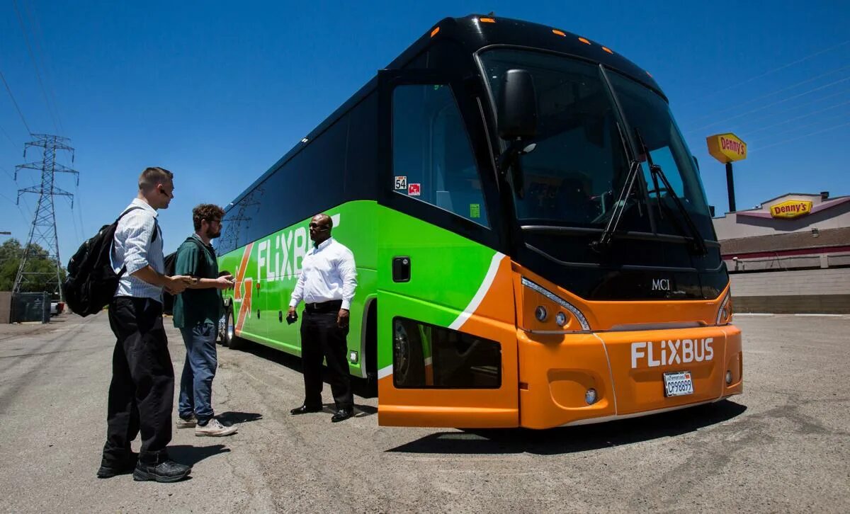 Фирма автобус 1. Автобусная компания. Фликсбус. Компании автобусов. Flixbus автобусы внутри.