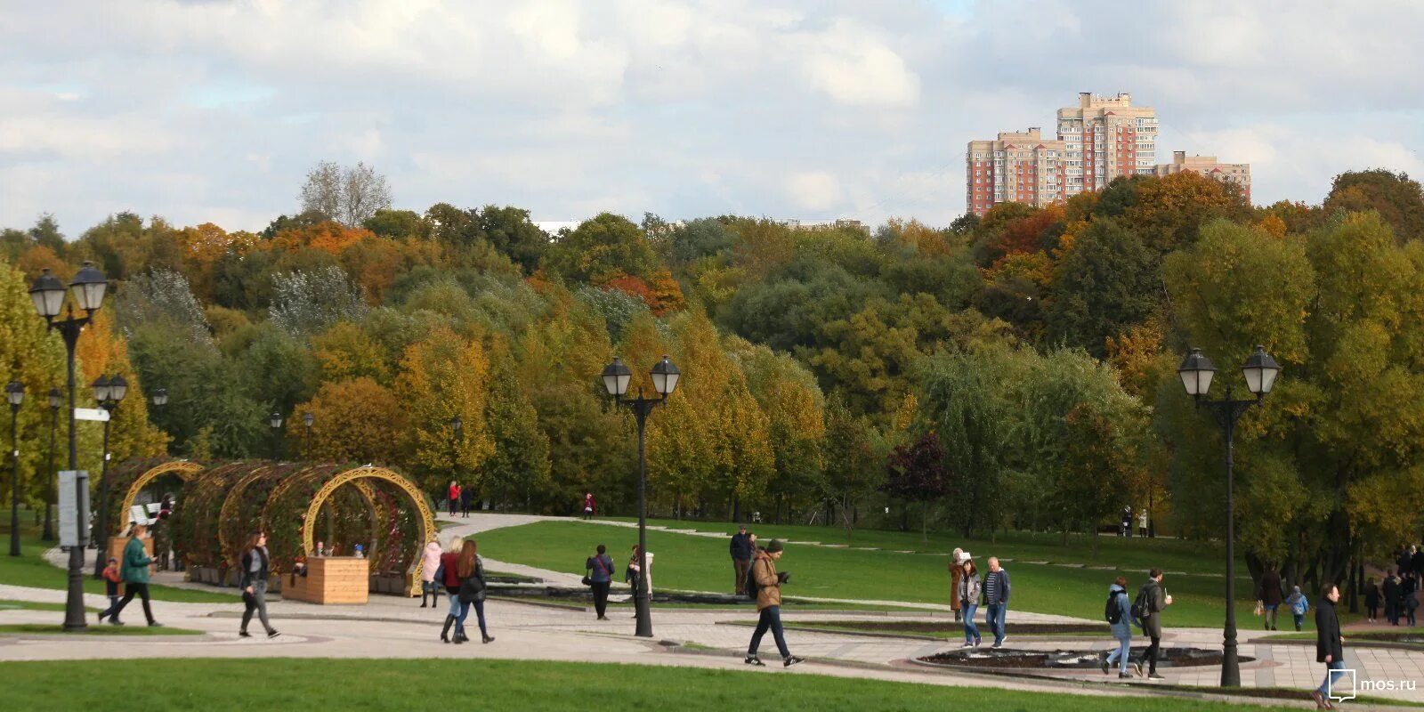 Парк чертаново осень. Московские парк ответы. Карта парков москвы. Список парков москвы. Карта москвы с парками и скверами.