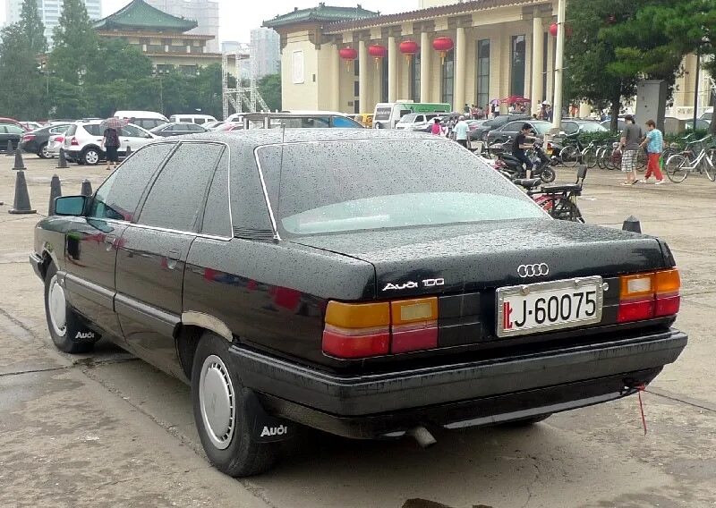 Faw hongqi audi 100. Ауди 100 faw. Audi 100 faw 8. Китайская ауди 100. Ауди 100 фау.