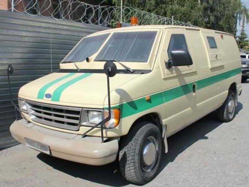 Форд броневик инкассация. Volkswagen transporter t5 инкассатор. Ford ranger 2013 инкассаторский. Ford transit клен 19521. Б у инкассаторские машины.